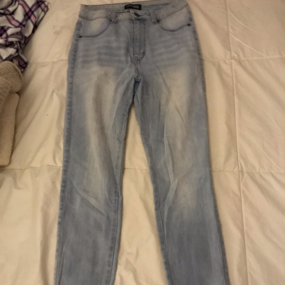 High wasted light jeans